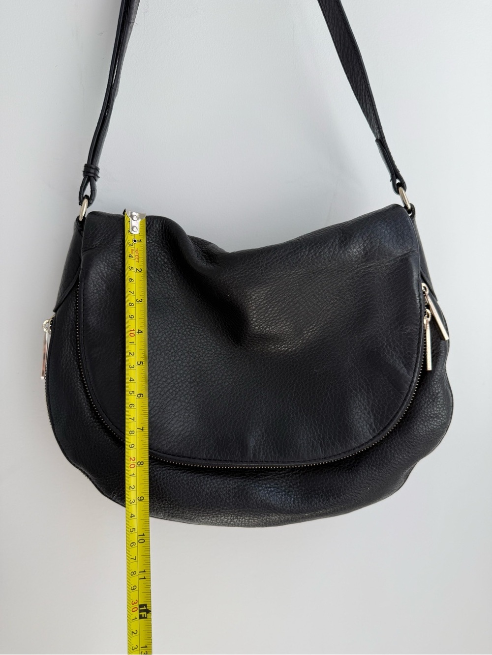 Danier Black Pebbled Leather Foldover Crossbody / Hobo Shoulder Bag - Picture 10 of 10